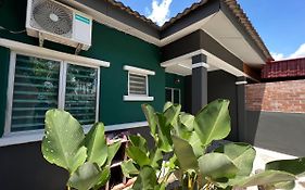 TheAtbas Homestay 18 in Seri Iskandar Perak 3 Bedroom